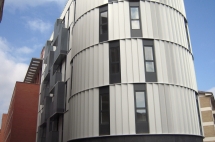 El ascensor de Milagrosa forma parte de un proyecto que incluye un bloque de apartamentos tutelados