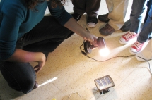 Más de 3.000 escolares pamploneses participan cada año en los talleres sobre energía que se programan desde el Consistorio