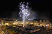 Fuegos artificiales en la plaza del Castillo
