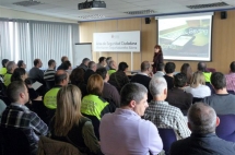Curso a policías sobre conductas en redes sociales