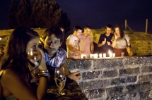 "La muralla a la luz de las velas" se celebra cuatro sábados de agosto con unión de música, iluminación nocturna y gastronomía