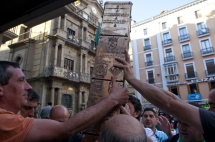 El poste es realizado en acero por los alumnos del Instituto de Formación Profesional de Tafalla