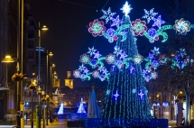 El encendido de la iluminación navideña es el 29 de noviembre y continúa hasta el 6 de enero