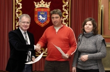El Ayuntamiento y el Centro Canino de Miranda Ola firman un convenio de colaboración.