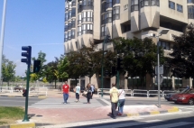 La avenida de Zaragoza cuenta con un nuevo paso de cebra semaforizado