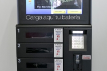 Cargador instalado en la Oficina de Turismo como parte de un convenio sobre nuevas tecnologías dentro de la Estrategia Smart City