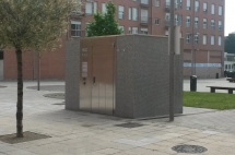 Se construye un nuevo aseo público autolimpiable en el paseo Sandúa