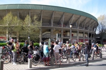 Marcha ciclista 'Biciescuela' para enseñar el manejo de ese vehículo en entornos urbanos