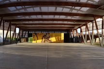 Se reforma la cubierta de la pista deportiva en el patio del Colegio Público Mendillorri-Elorri