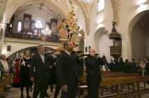 En Jueves Santo la Corporación municipal acude en cuerpo de ciudad a la iglesia de San Agustín para renovar el Voto de las Cinco LLagas