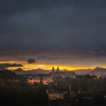 Vista panorámica del atardecer en Pamplona en el mes de junio