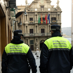 Los agentes de Policía Municipal realizan servicios preventivos para mantener la seguridad ciudadana