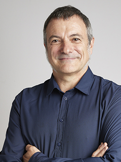 Mikel Armendáriz Barnechea