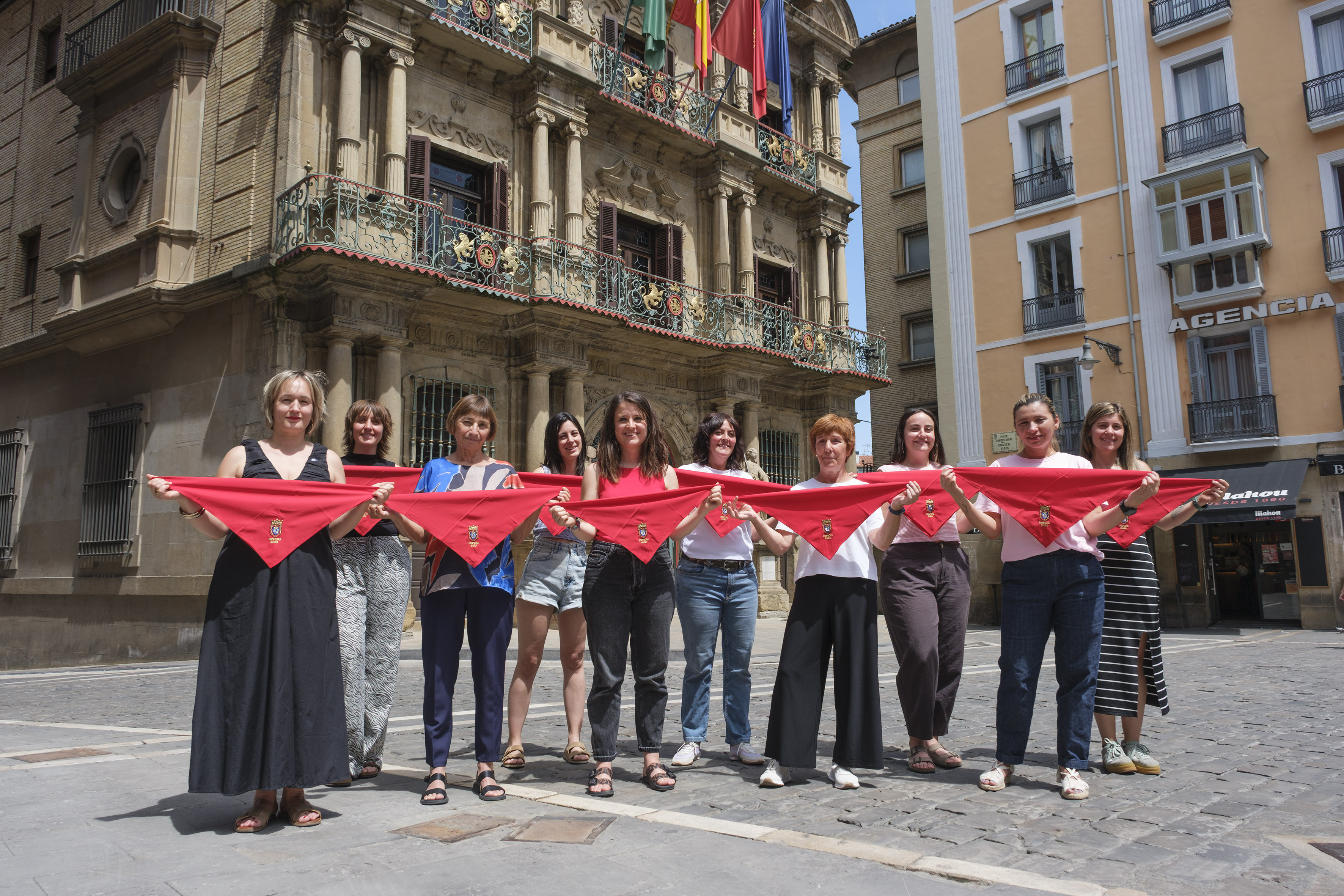 elegida_plataforma_mujeres_contra_violencia_candidatas_txupinazo_.dscf3246.jpg