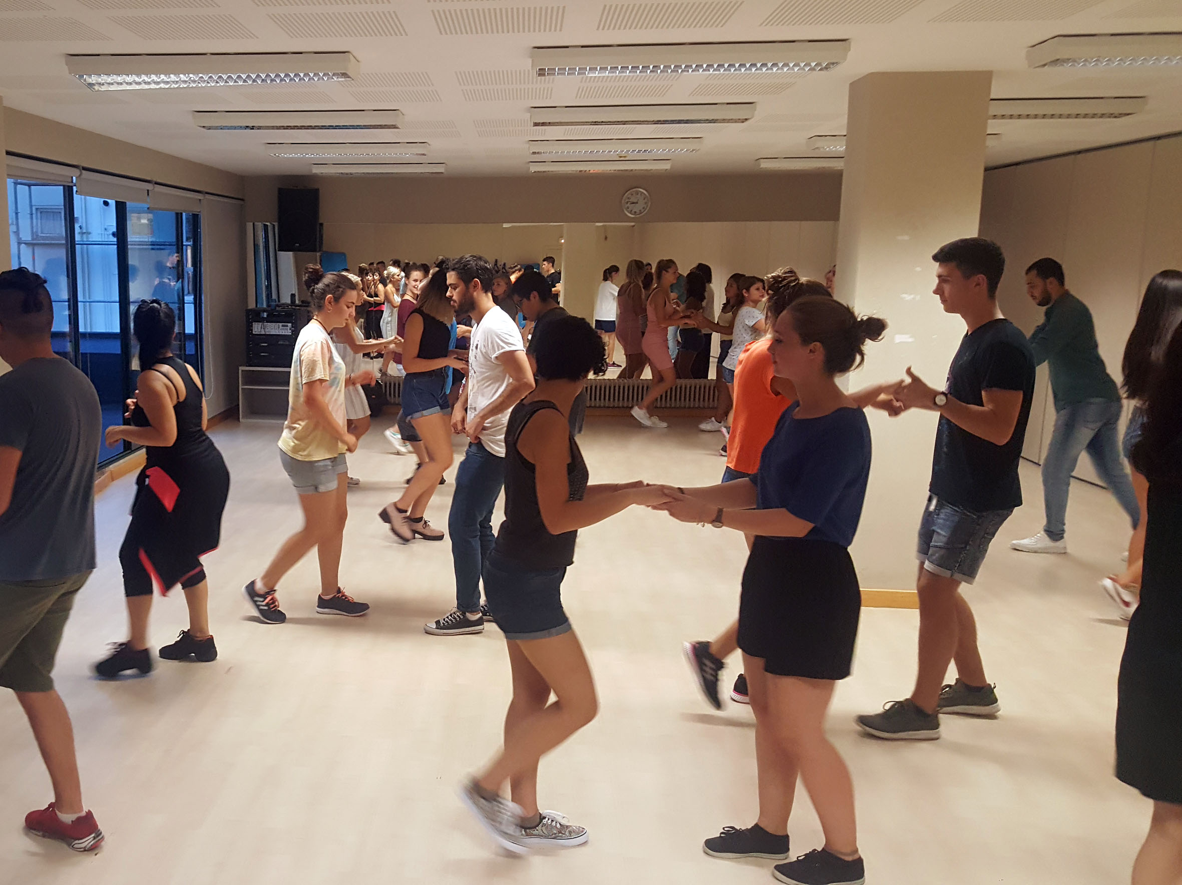 19.08.02_sesion_bailes_latinos.jpg 