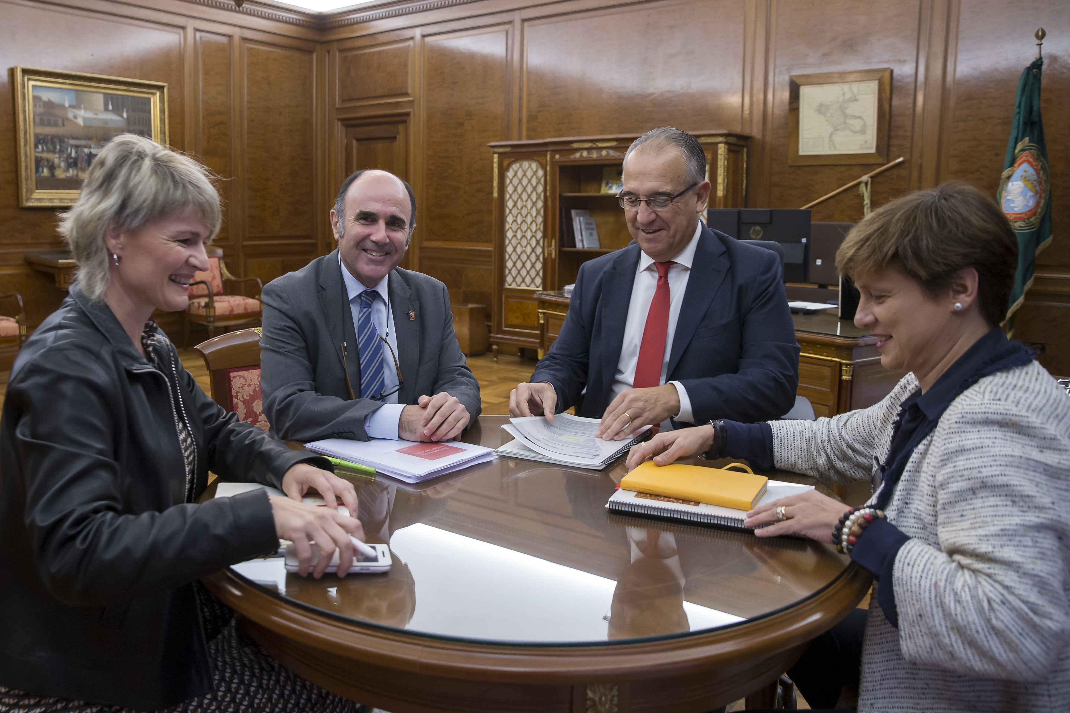 Reunión alcalde y Ayerdi