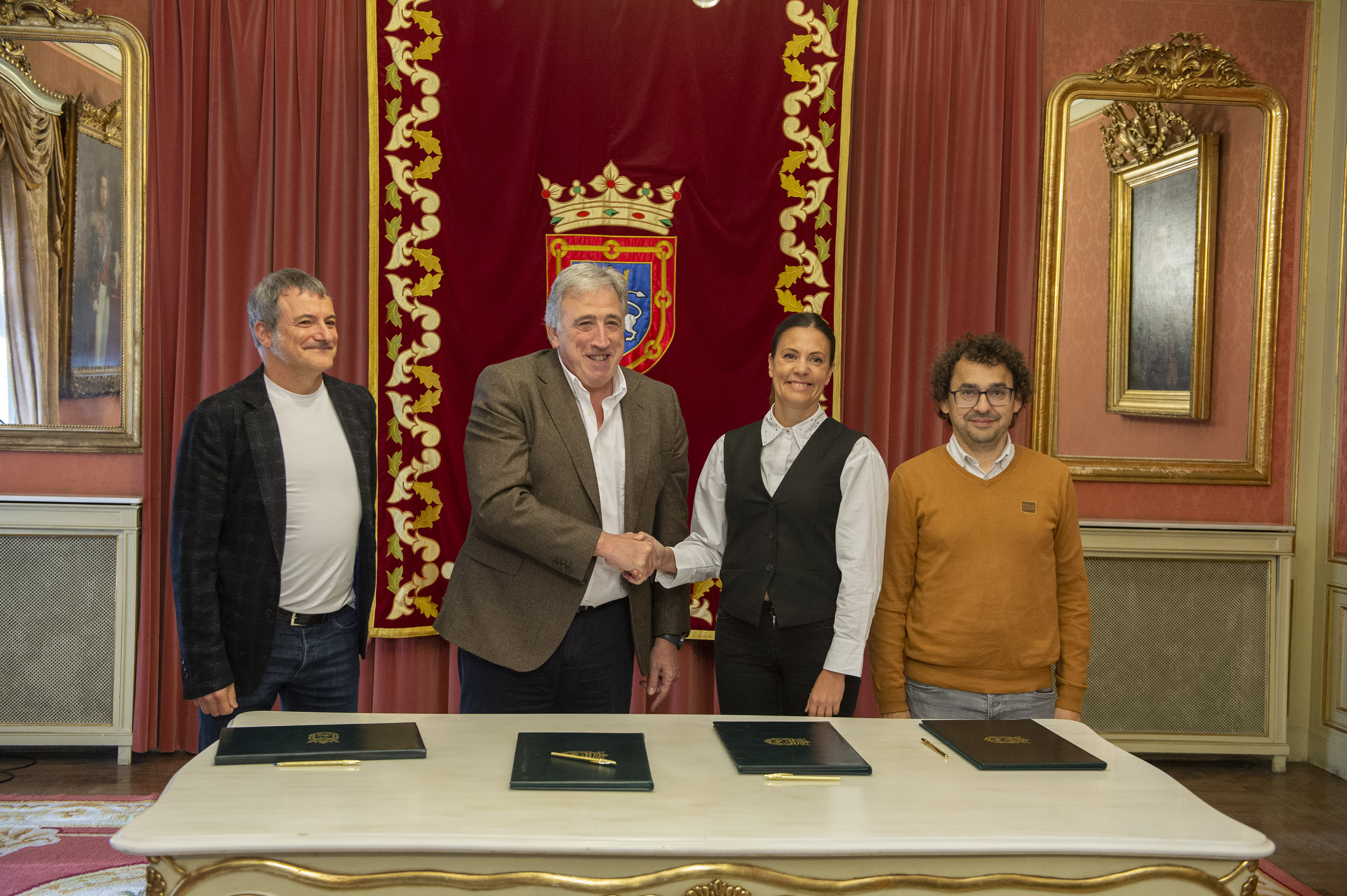 firma acuerdo presupuestario