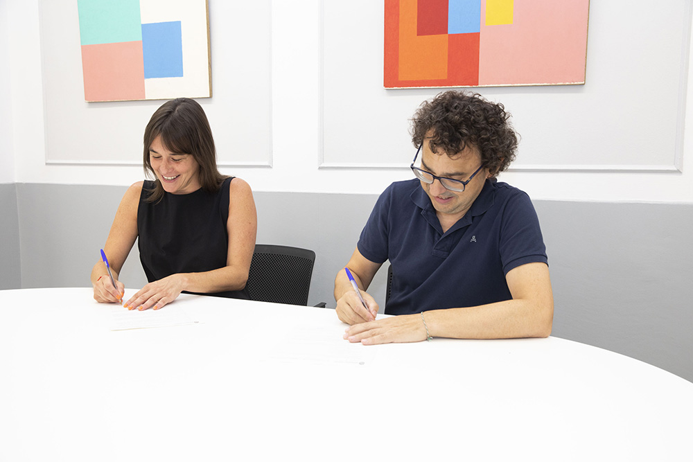 firma convenio población migrante con Gobierno de Navarra