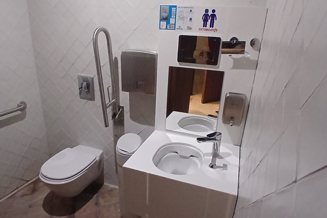 baño ostomizado