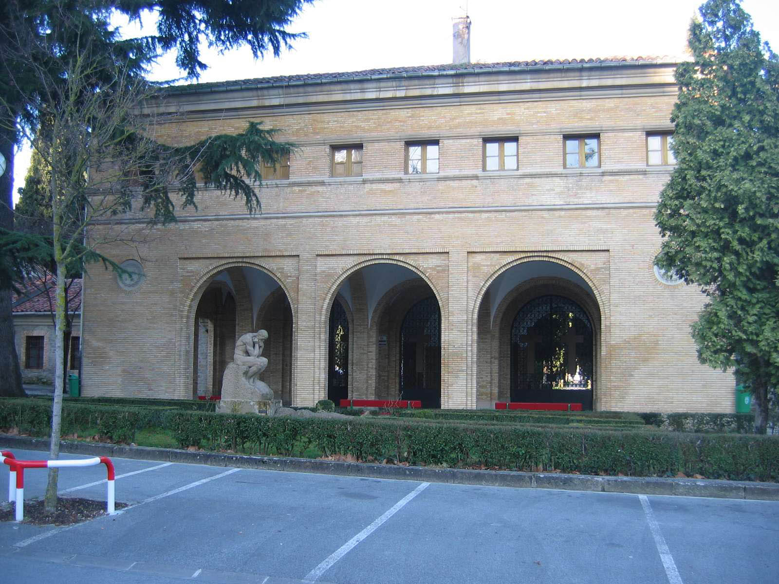 Cementerio fachada