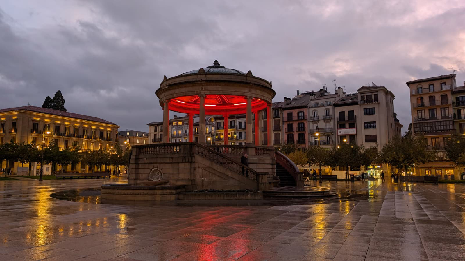 quiosco rojo