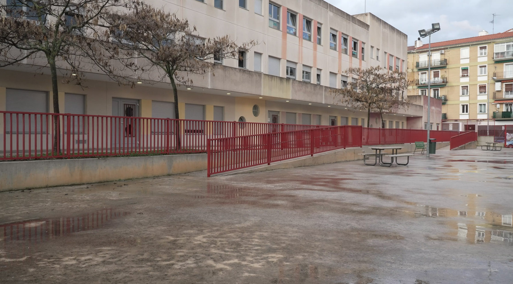 patio renaturalizado del CPEIP Rochapea