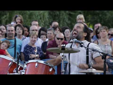 Di Pamplona y Sonríe