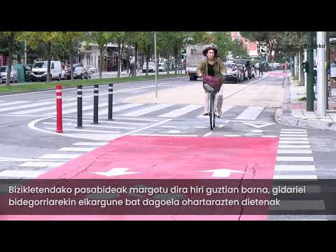 Pasos ciclistas señalizados en rojo