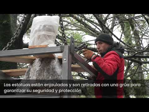 Traslado de las estatuas de los reyes del Paseo Sarasate