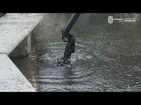 El Ayuntamiento acomete esta semana la limpieza de las riberas del río Arga en 6 puntos de la ciudad
