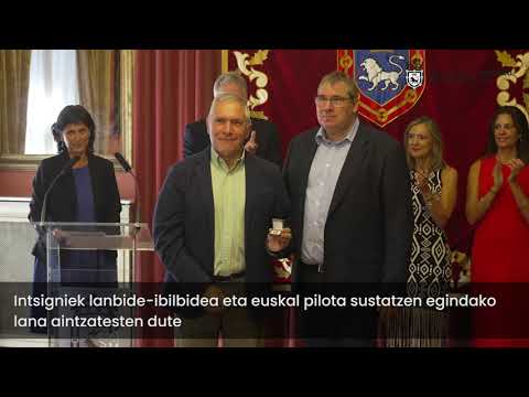 Nafarroako Euskal Pilota Federazioaren Urrezko Intsignia banaketa