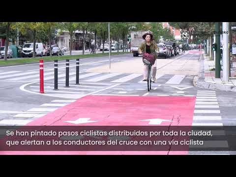 Pasos ciclistas señalizados en rojo