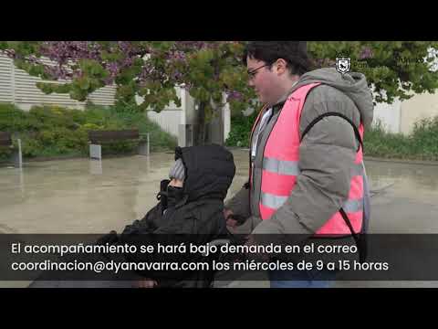 El programa ‘Sube y baja’ para personas mayores con movilidad reducida se amplía con voluntariado