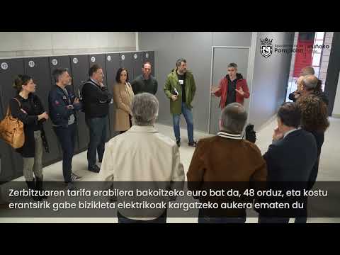 Kale Nagusiko bizikletaz edo oinez doazen bisitariendako bizikleten aparkaleku-kontsignak 20 plaza