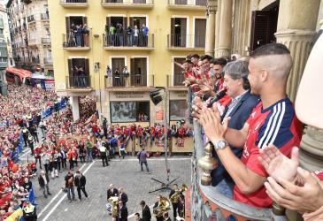 2016.06.19_recepcion_osasuna_balcon.jpg