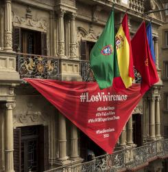 pañuelo ayuntamiento de Pamplona #losviviremos