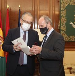 El alcalde se reúne con el ministro de Justicia Juan Carlos Campo 