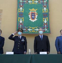 policía