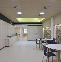 Interior del comedor municipal