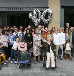 El alcalde de Pamplona visita a Marcelino Andueza por su 100 cumpleaños