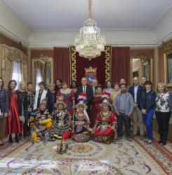 Foto de grupo de la recepción por el día de la hispanidad