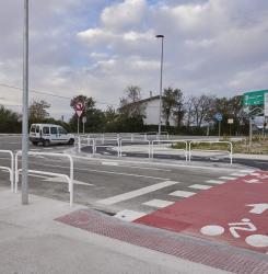carril bici y paso de cebra