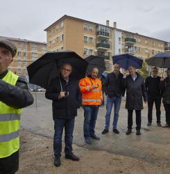 La Comisión de urbanismo atiende la explicación del jefe de obra