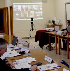 participantes online y en persona