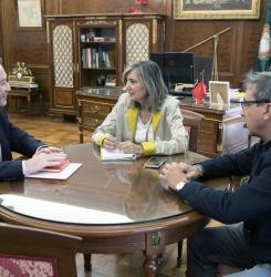 alcaldesa y rector