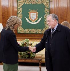Saludo al cónsul honorario