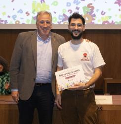 entrega premios certamen literario euskera_ganador narración