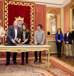 Firma acuerdo presupuestario