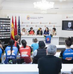 rueda_de_prensa_pelota_femeno_2.jpg