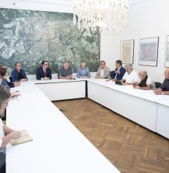 Foto encuentro Federación Internacional de Pelota Vasca